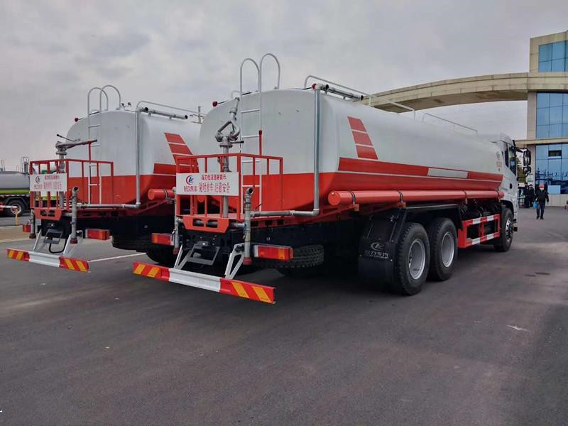 新款東風D17后雙橋20立方灑水車 新款東風D17后雙橋20立方灑水車