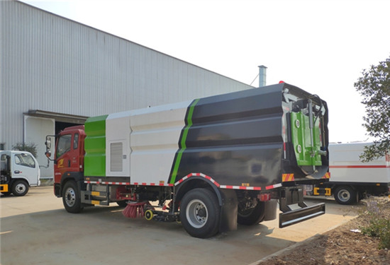 國(guó)六16方重汽豪沃洗掃車 國(guó)六16方重汽豪沃洗掃車