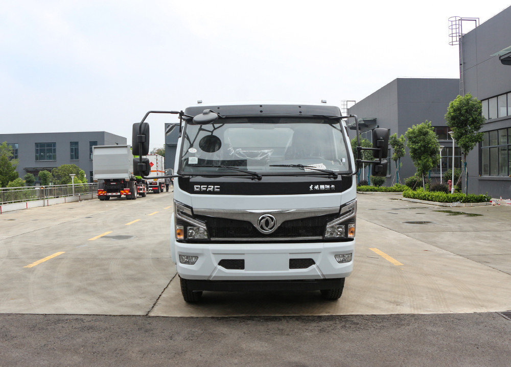 9.3方福瑞卡云內170法士特8檔灑水車-東風灑水車生產廠家-湖北盈通 9.3方福瑞卡云內170法士特8檔灑水車-東風灑水車生產廠家-湖北盈通