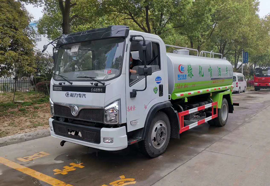 國(guó)六東風(fēng)福瑞卡10方灑水車(chē)