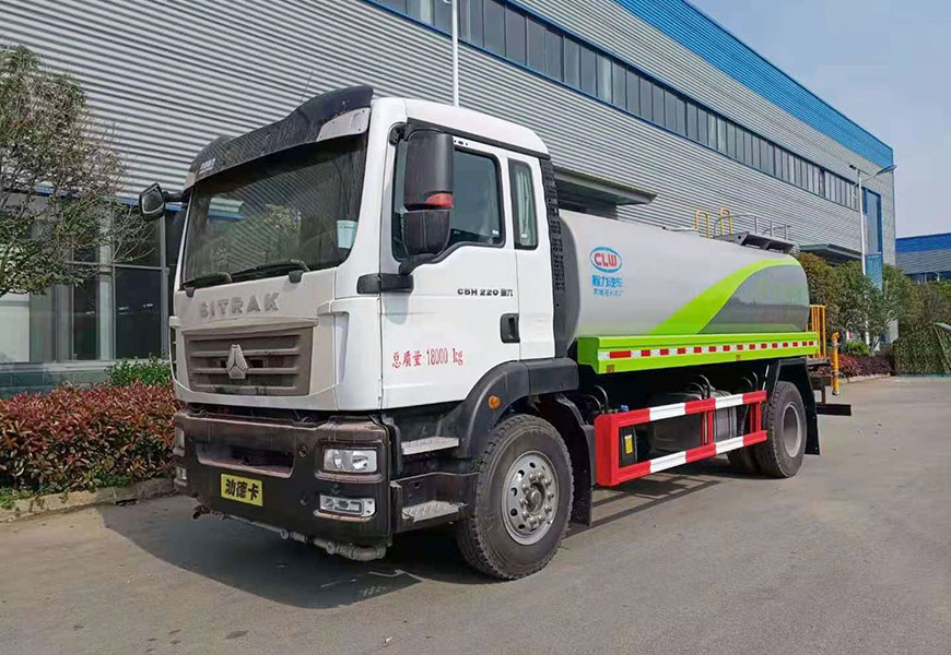 國(guó)六重汽汕德卡單橋?yàn)⑺?chē)