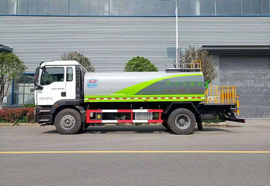 重汽汕德卡單橋?yàn)⑺?chē)